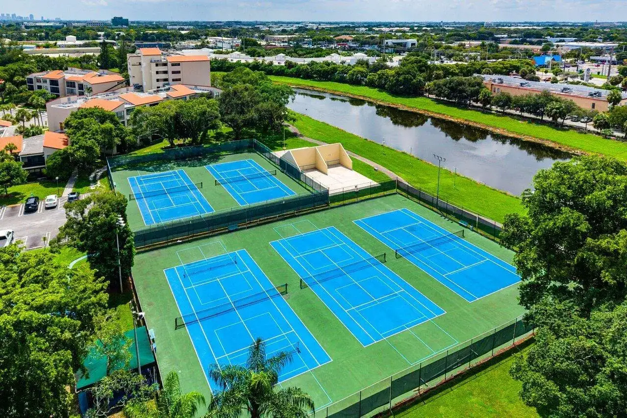 2205 S CYPRESS BEND Drive # 103, Pompano Beach FL 33069 photo 5