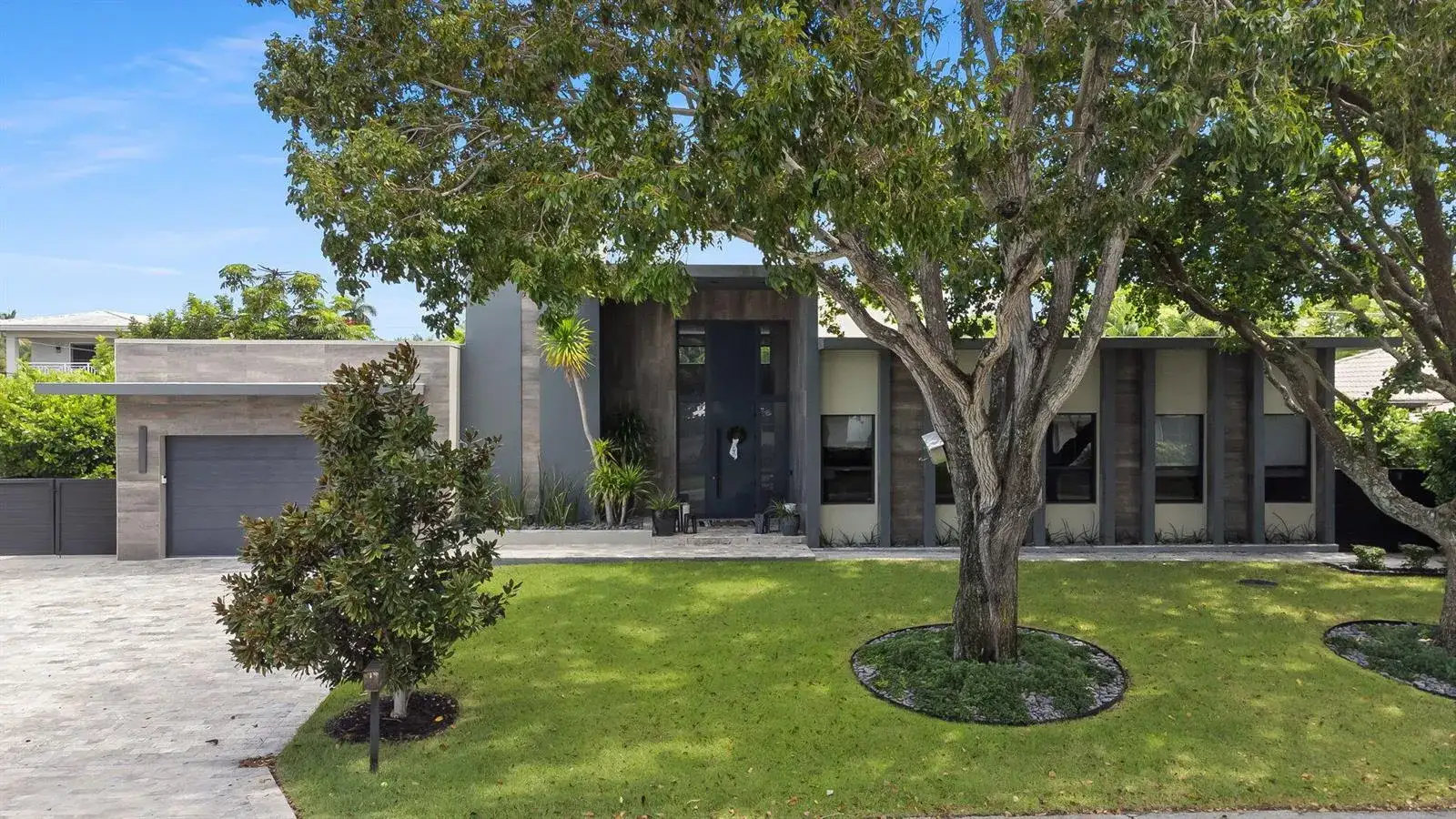 2424 NE 27th Avenue, Fort Lauderdale FL 33305