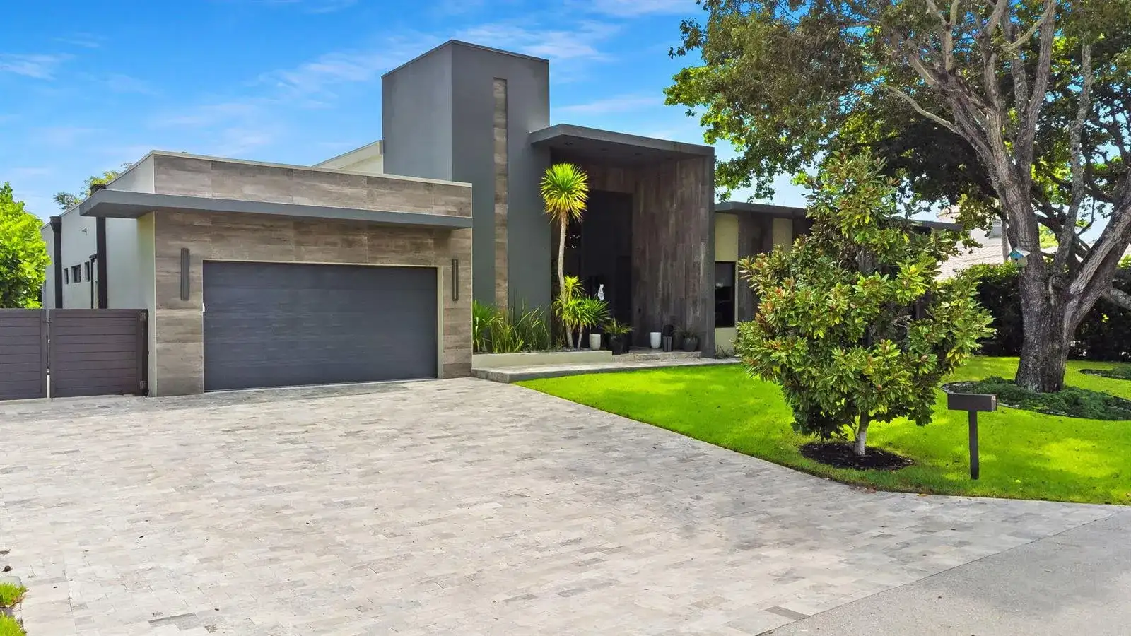 2424 NE 27th Avenue, Fort Lauderdale FL 33305 photo 2