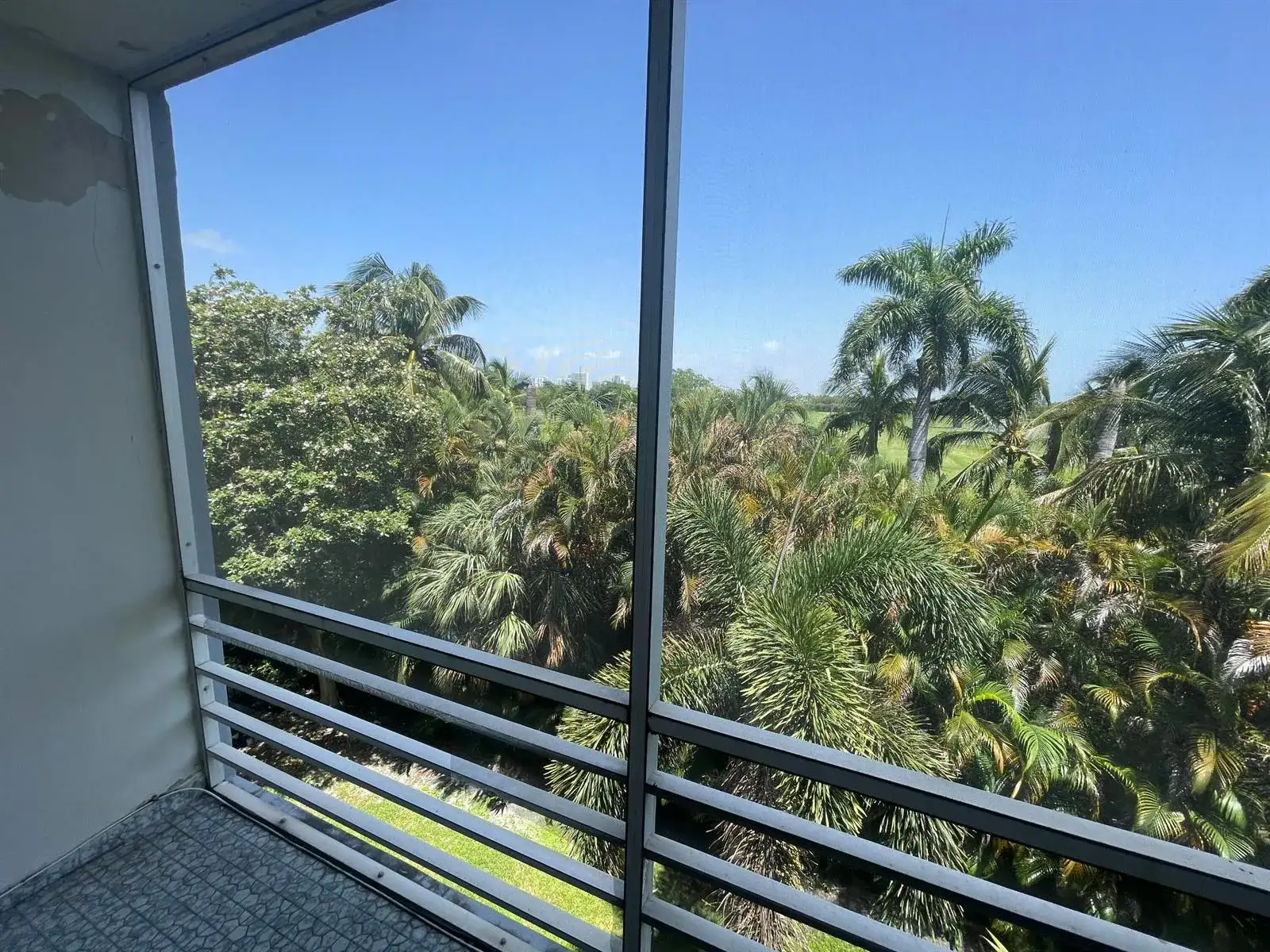 1445 ATLANTIC SHORES Boulevard # 410, Hallandale Beach FL 33009 photo 2