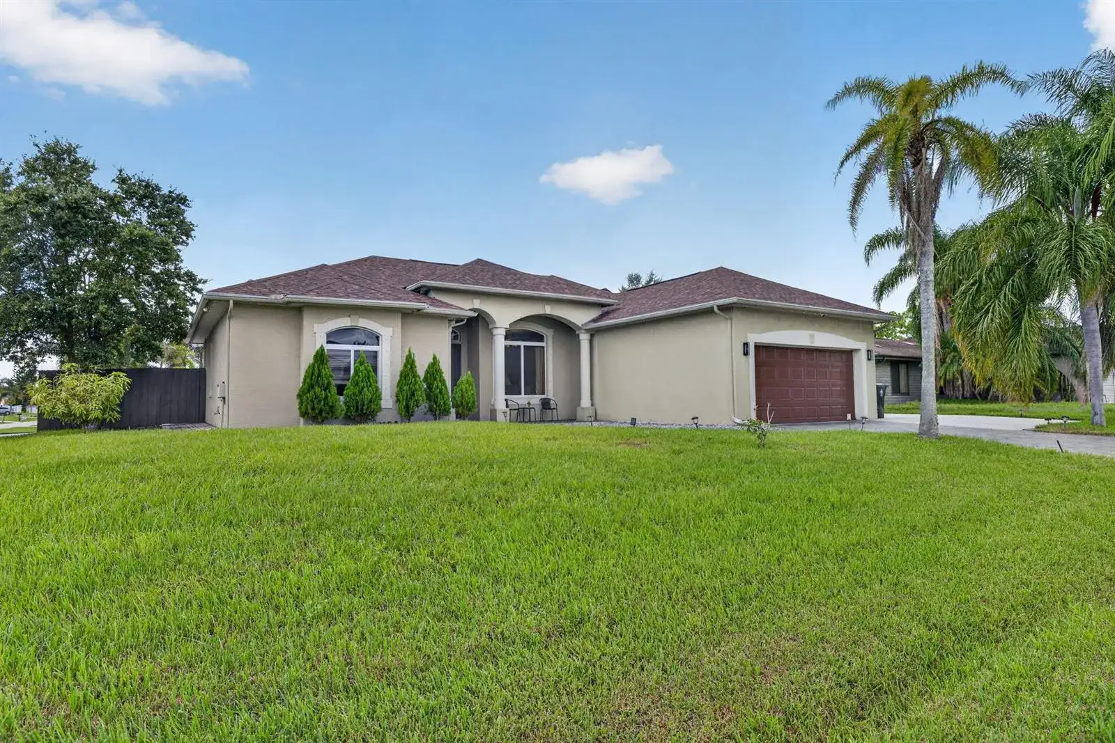 1402 SW ABINGDON Avenue, Port St. Lucie FL 34953 photo 2