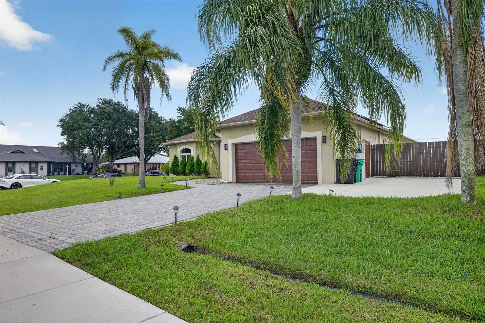 1402 SW ABINGDON Avenue, Port St. Lucie FL 34953 photo 3