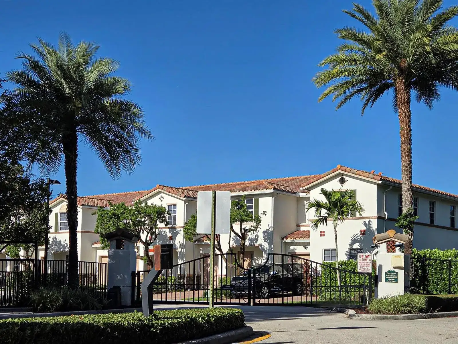 4679 TARA COVE Way, West Palm Beach FL 33417 photo 2