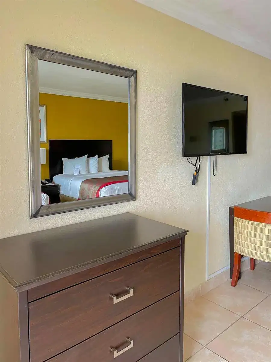 19201 Collins Avenue # 1034, Sunny Isles Beach FL 33160 photo 4