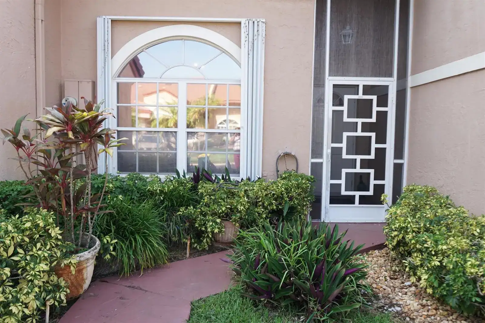 9919 MALVERN Drive, Tamarac FL 33321 photo 3