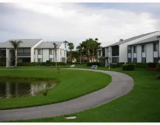 1105 GREEN PINE Boulevard # C2, West Palm Beach FL 33409 photo 2