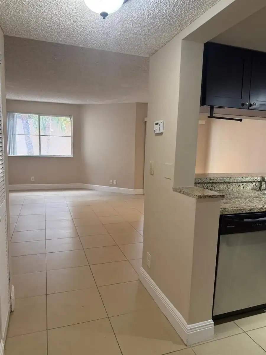 9901 WESTVIEW Drive # 324, Coral Springs FL 33076