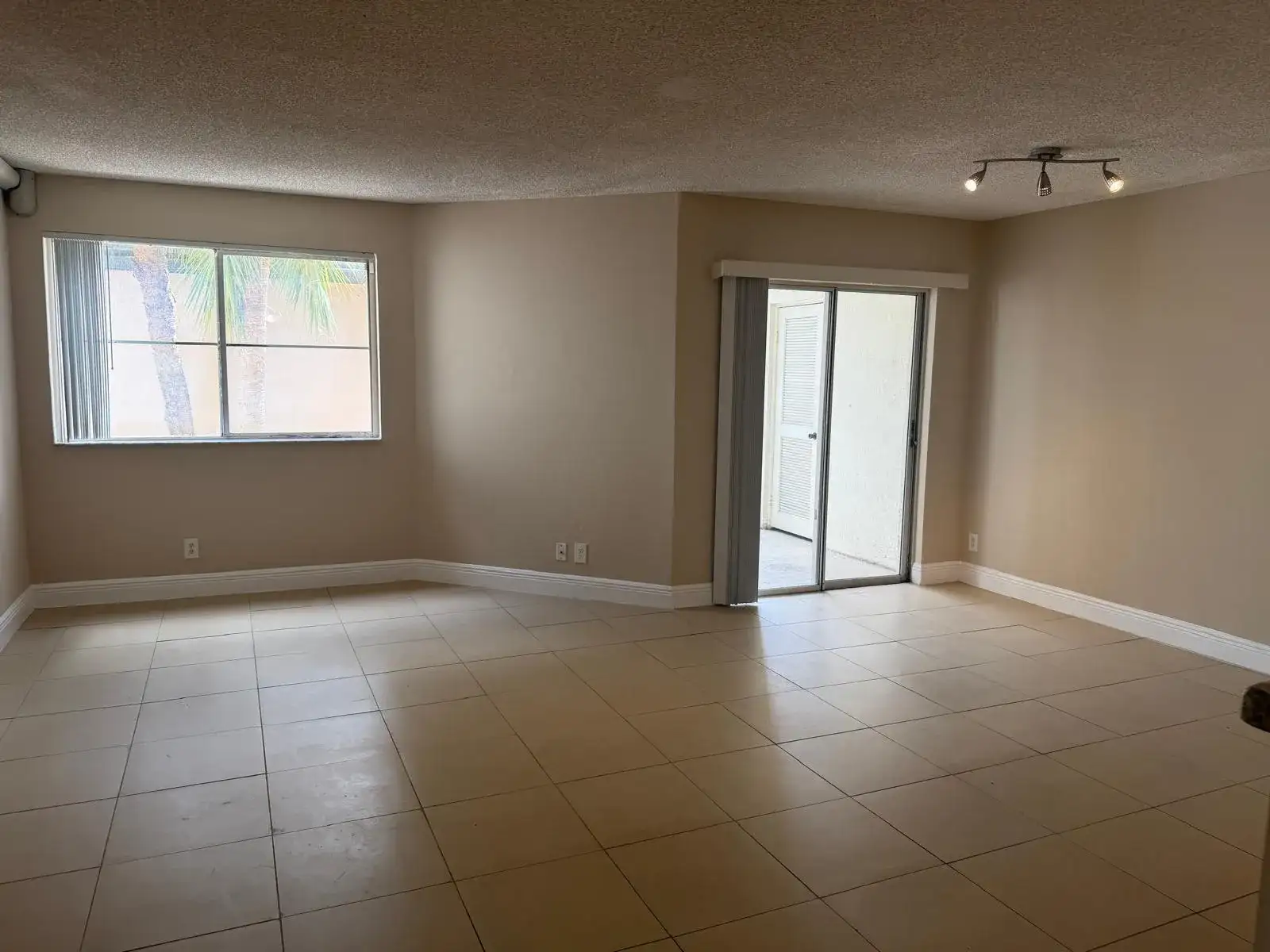 9901 WESTVIEW Drive # 324, Coral Springs FL 33076 photo 4