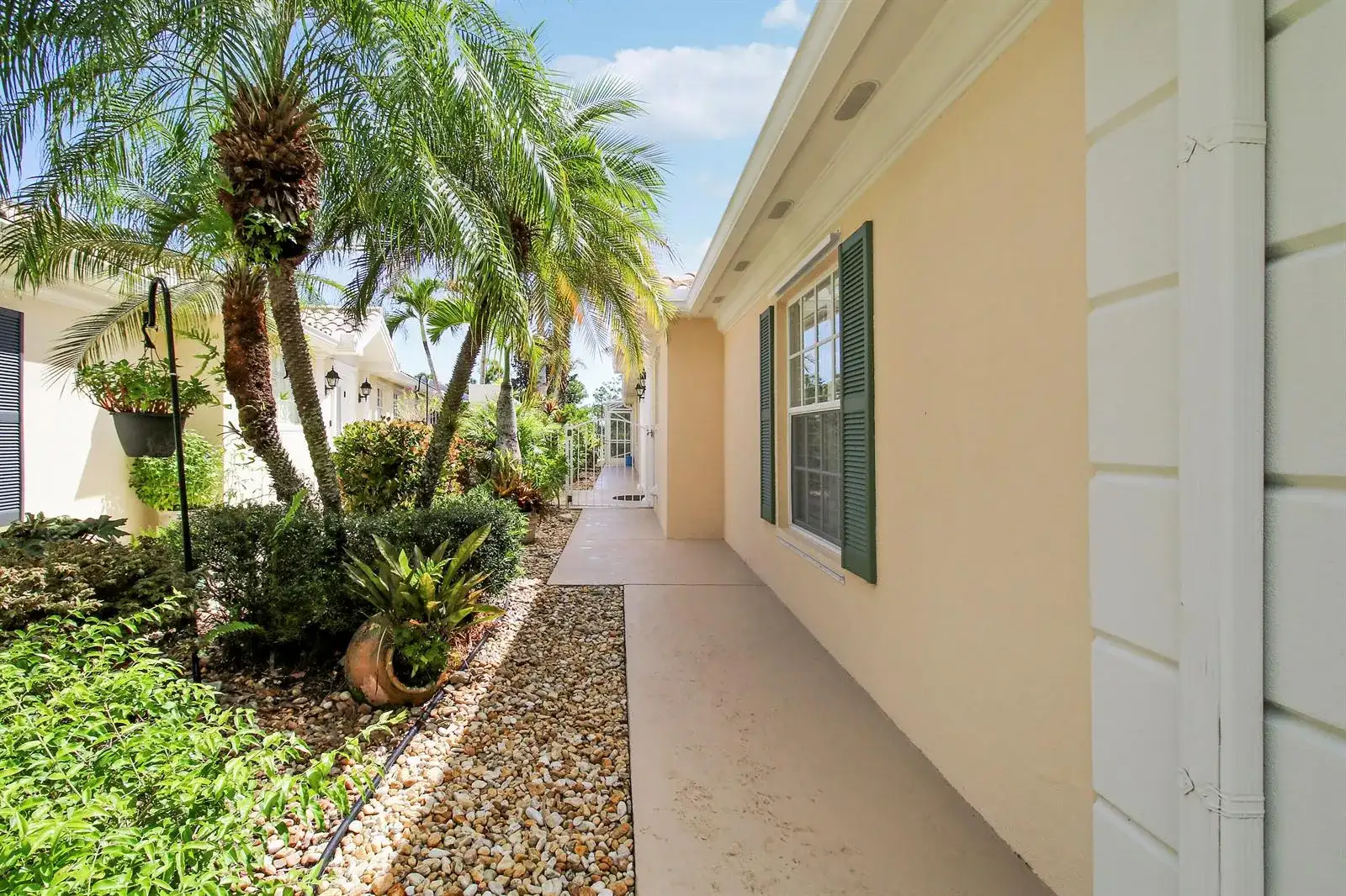 8863 SE Retreat Drive, Hobe Sound FL 33455 photo 5
