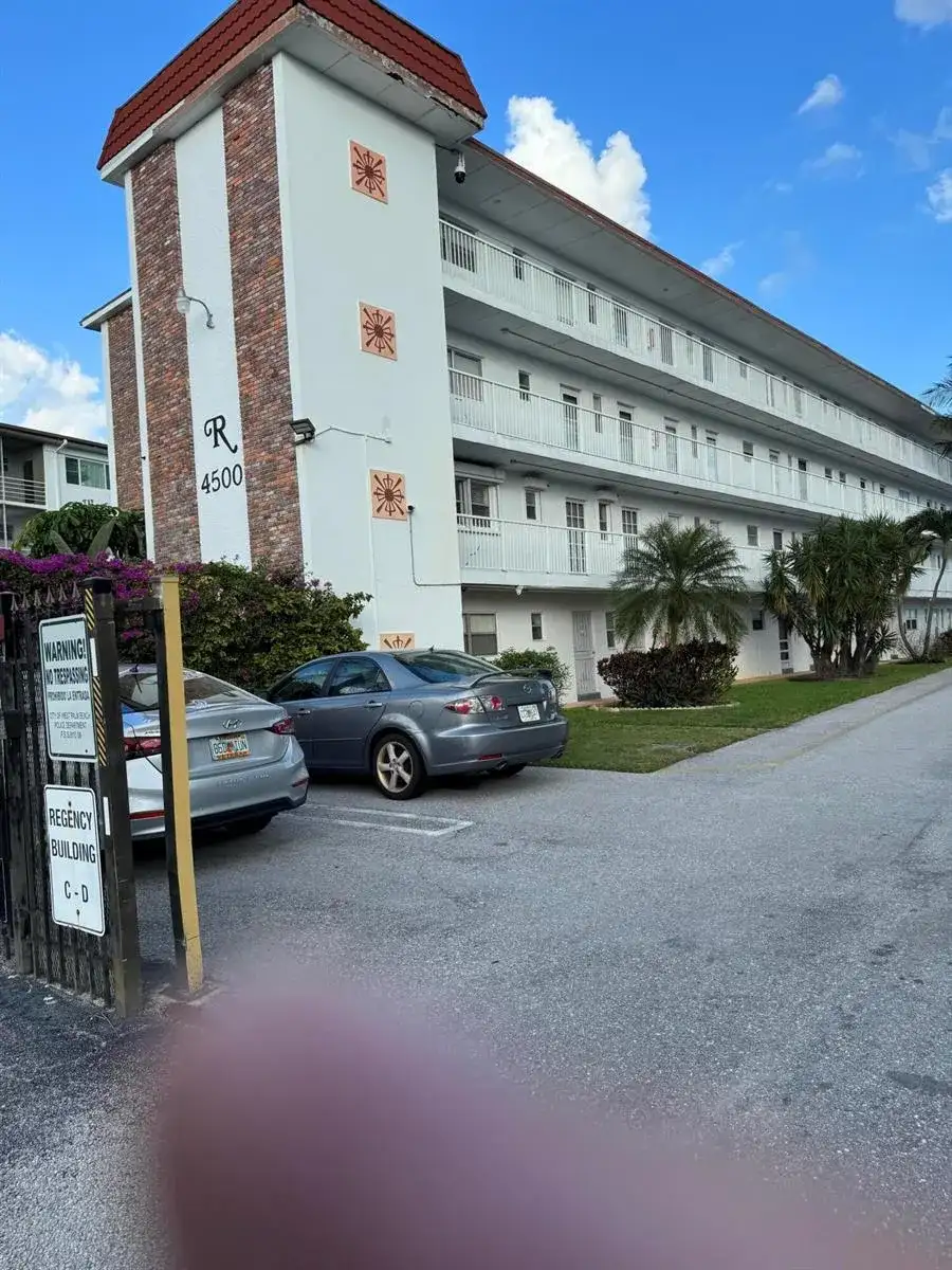 4500 N FLAGLER Drive # D2, West Palm Beach FL 33407 photo 2