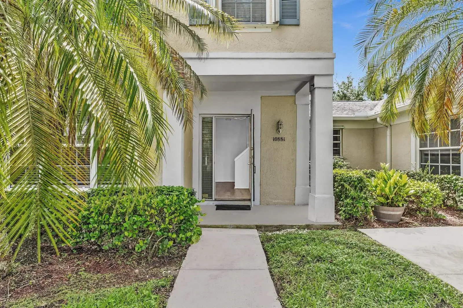 10881 Sea Hibiscus Lane, Tamarac FL 33321 photo 2