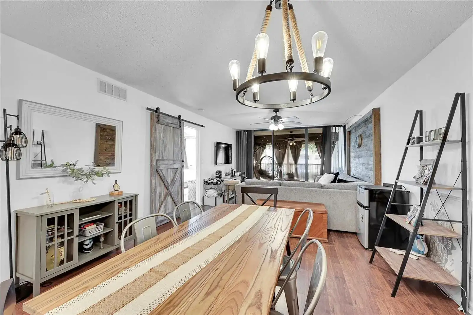 8592 W Sunrise Boulevard Unit 206, Plantation FL 33322 photo 4