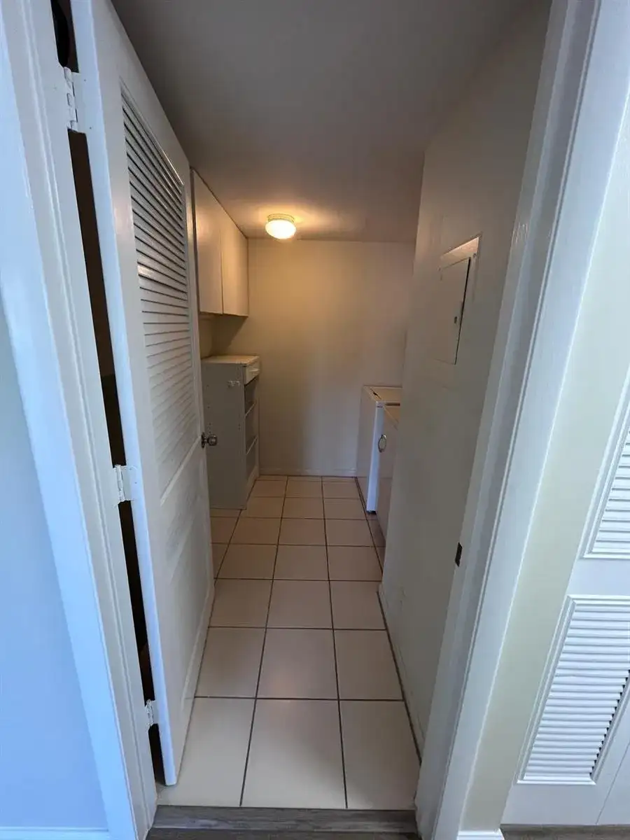 1002 Green Pine Boulevard # F2, West Palm Beach FL 33409 photo 3