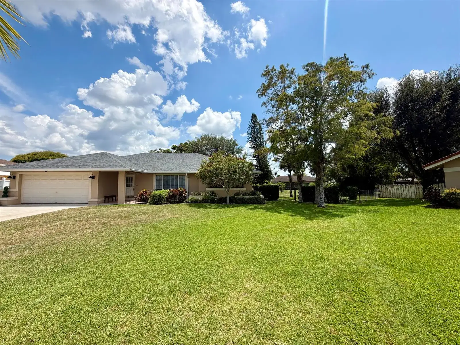 1835 Moonflower Circle, Wellington FL 33414 photo 2