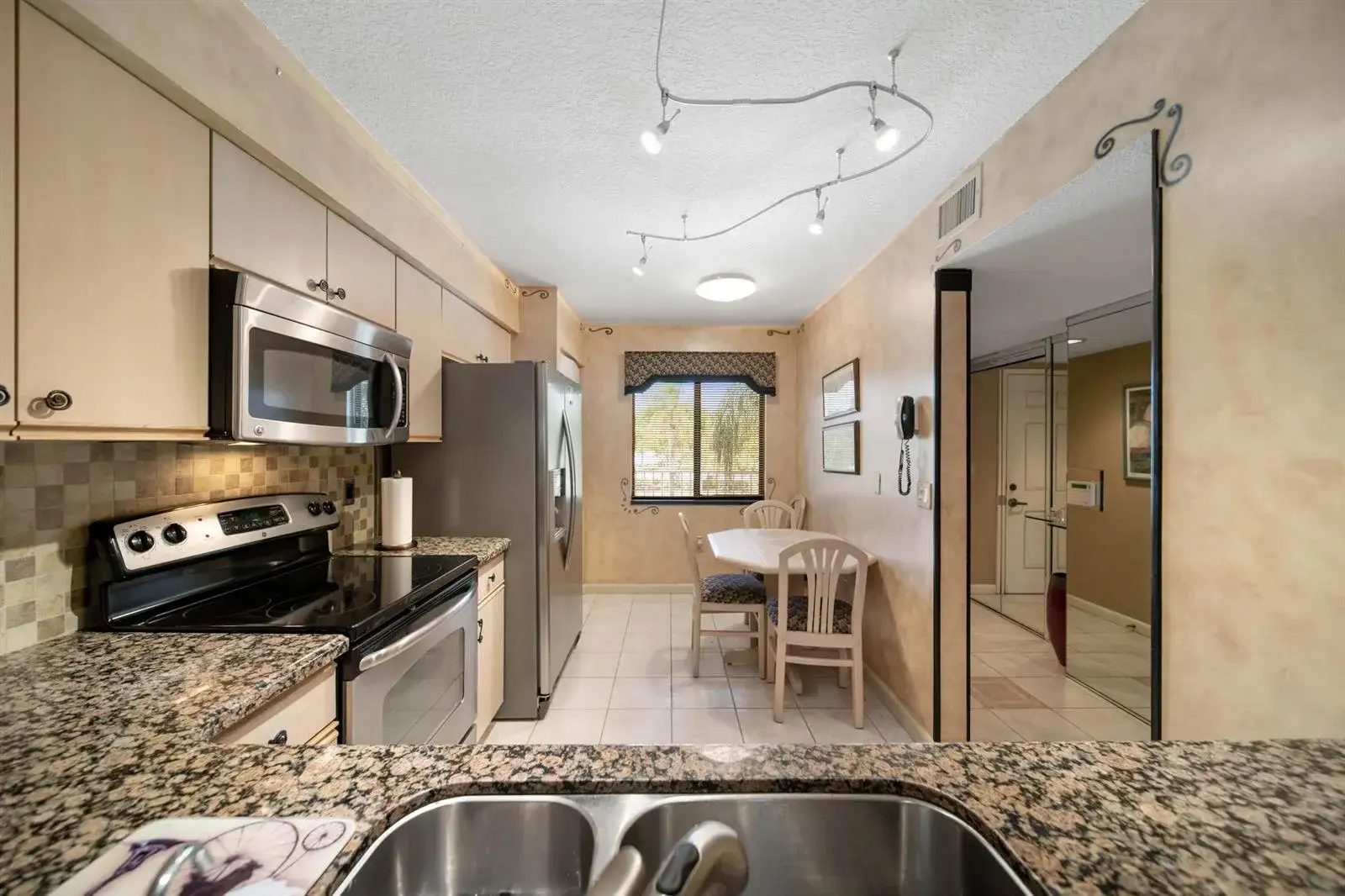 6037 POINTE REGAL Circle # 307, Delray Beach FL 33484