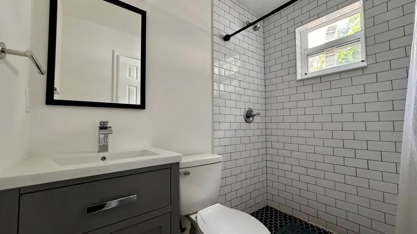 225 S F Street # 7, FL 33460 photo 2