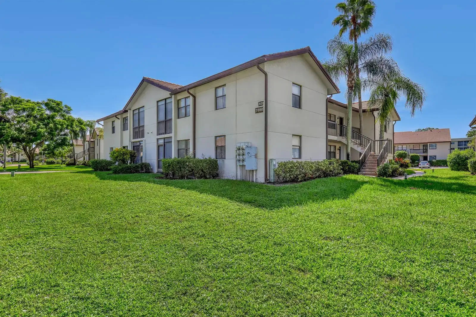 7690 Tahiti Lane # 202, Lake Worth FL 33467 photo 2