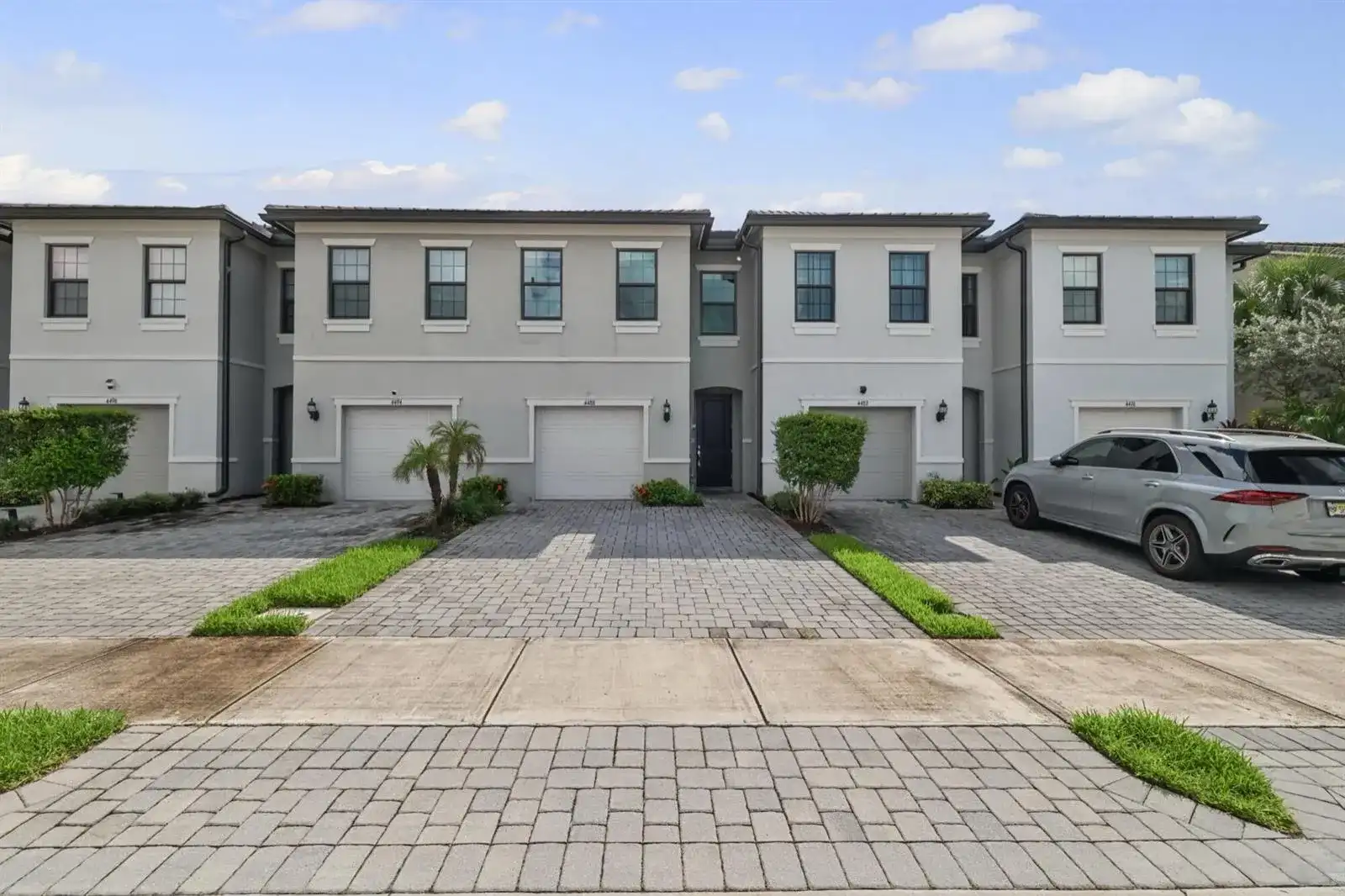 4488 Appleton Circle E, Oakland Park FL 33309