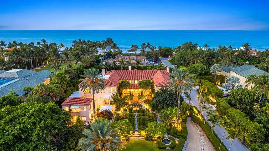 111 Via Del Lago, Palm Beach FL 33480 photo 2