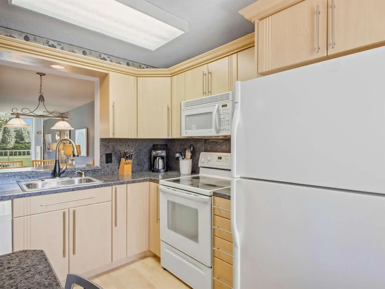 7145 Huntington Lane # 205, Delray Beach FL 33446 photo 2