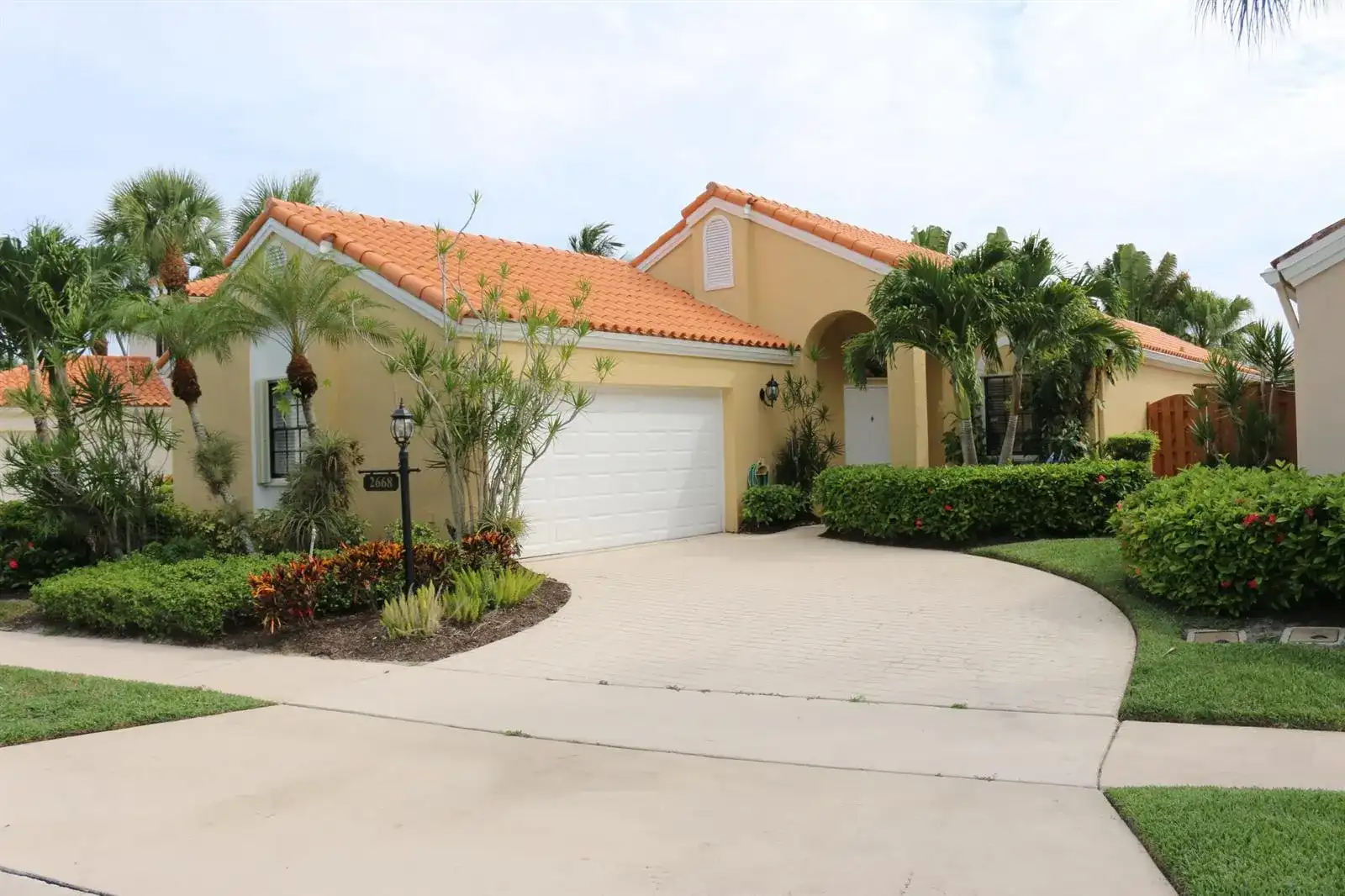 2668 La Lique Circle, Palm Beach Gardens FL 33410