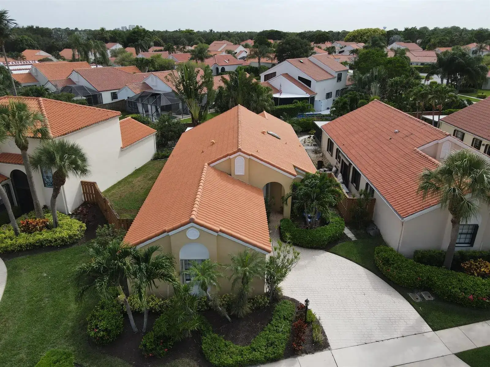 2668 La Lique Circle, Palm Beach Gardens FL 33410 photo 2