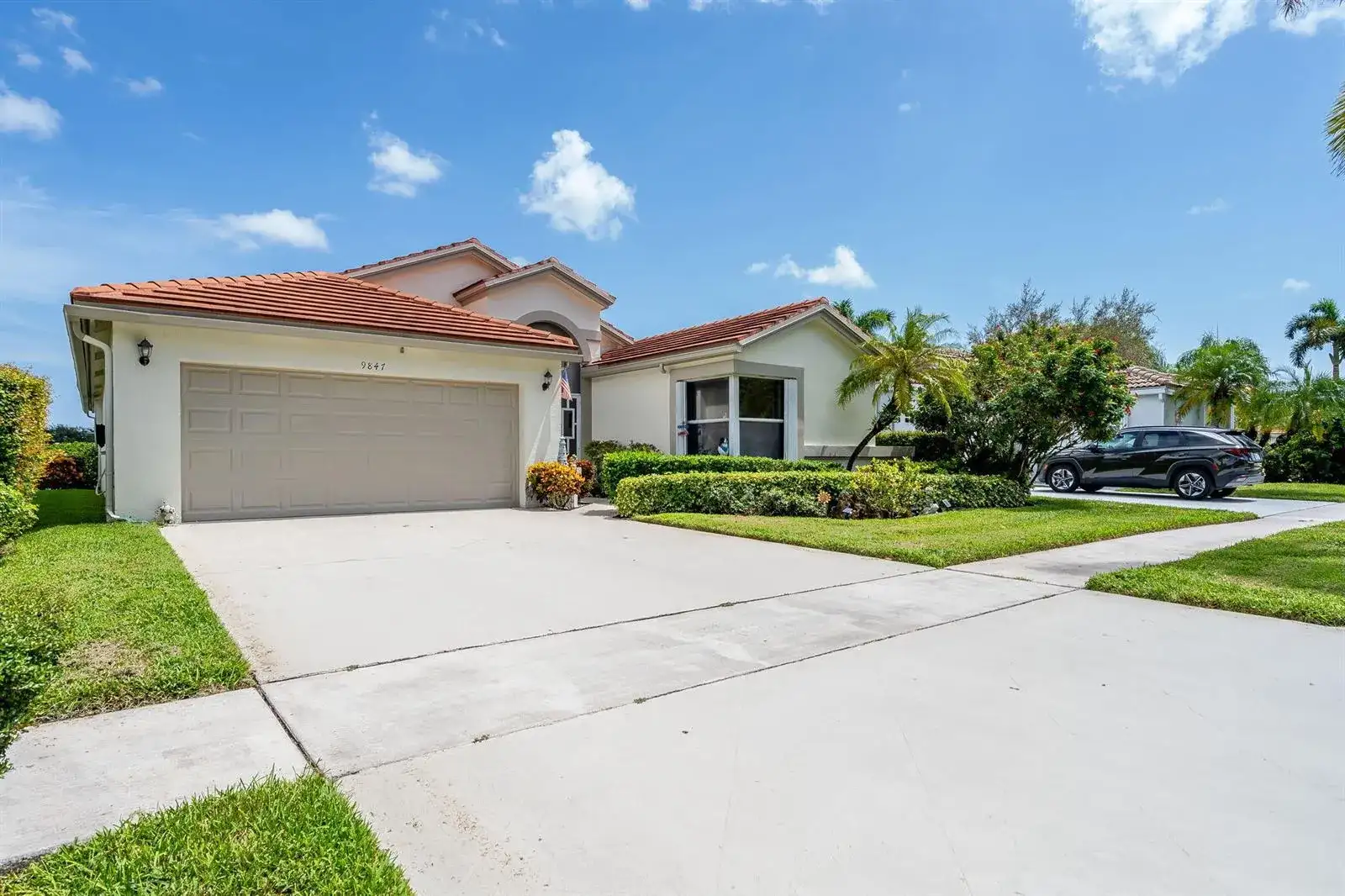 9847 Harbour Lake Circle, Boynton Beach FL 33437 photo 2