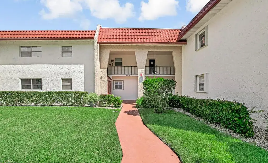 445 LAKE FRANCES Drive # 445, West Palm Beach FL 33411