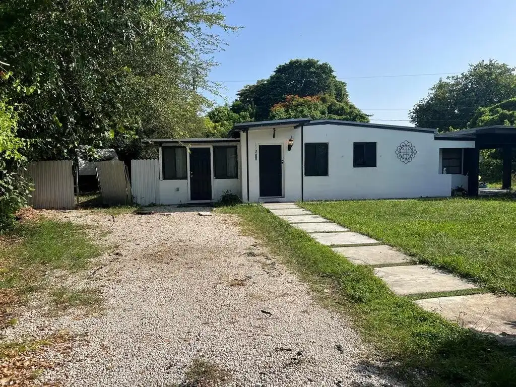 12700 WOOD Street, Miami FL 33167