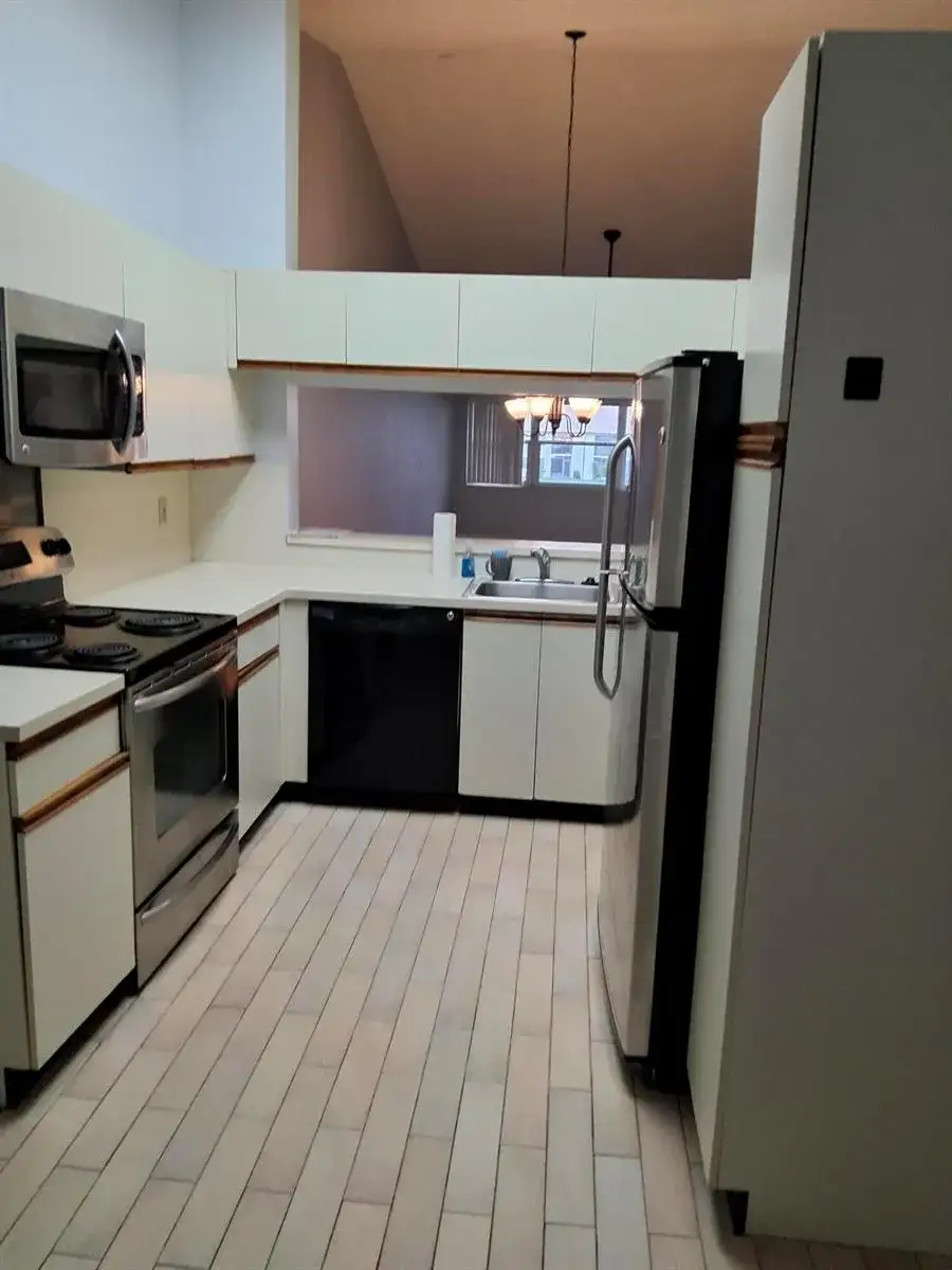 4693 E LUCERNE LAKES Boulevard E # 202, Lake Worth FL 33467 photo 3