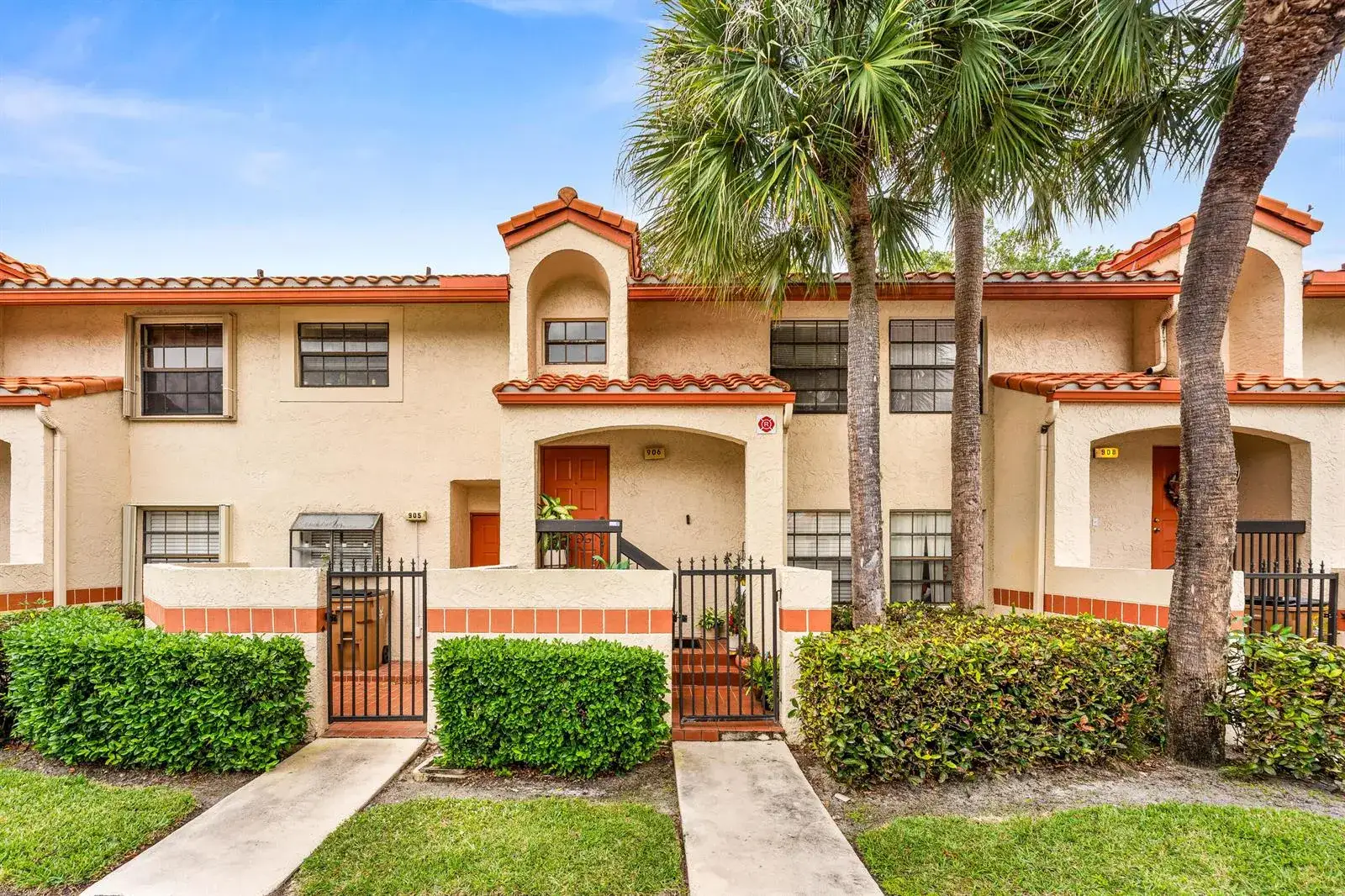 906 CONGRESSIONAL Way # 906, Deerfield Beach FL 33442