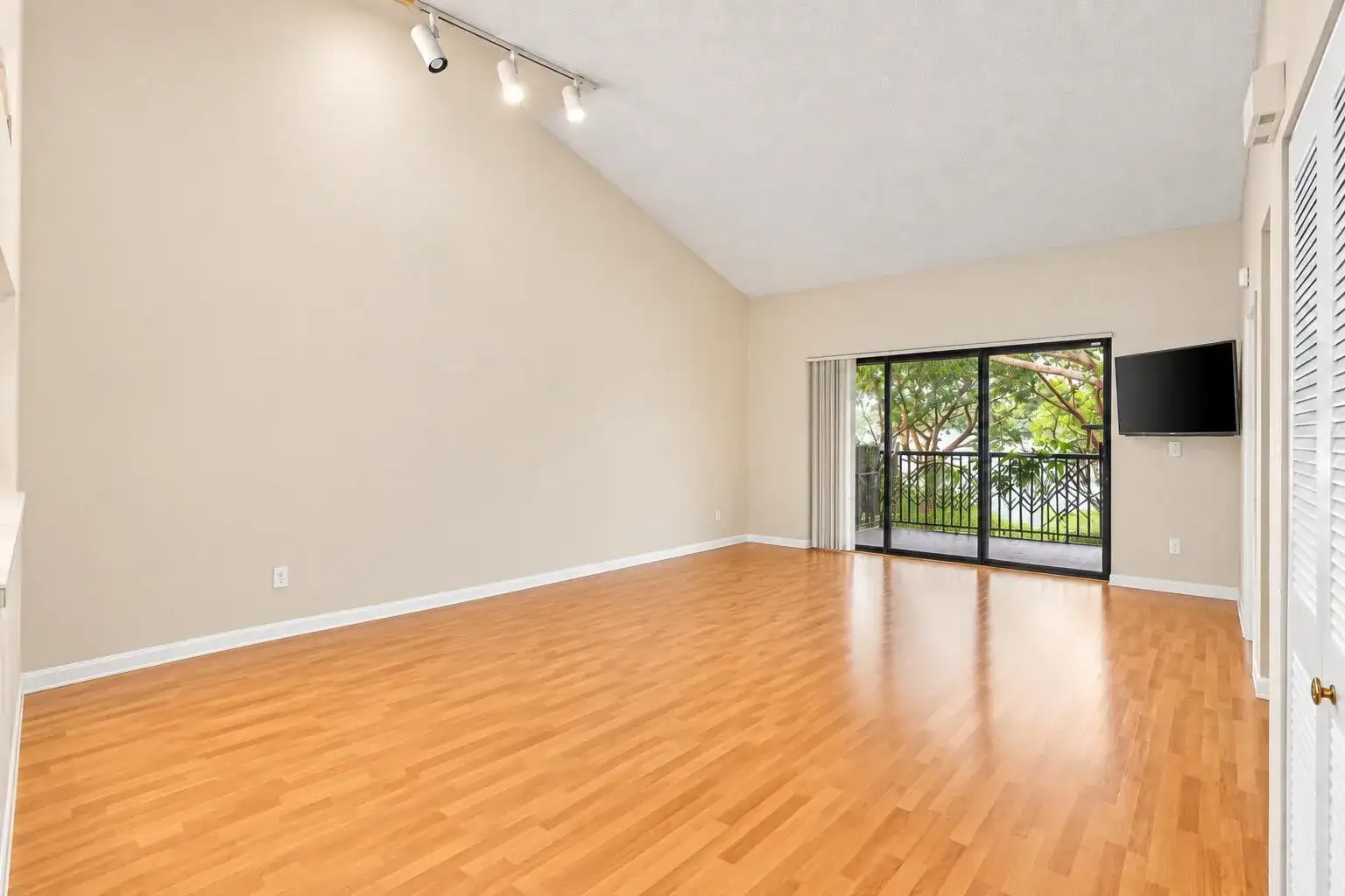 906 CONGRESSIONAL Way # 906, Deerfield Beach FL 33442 photo 4