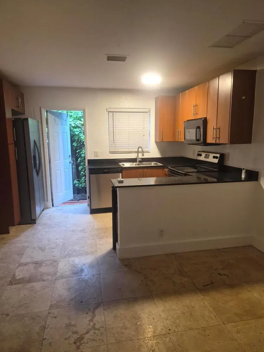 1200 NE 5TH Terrace # 4, Fort Lauderdale FL 33304