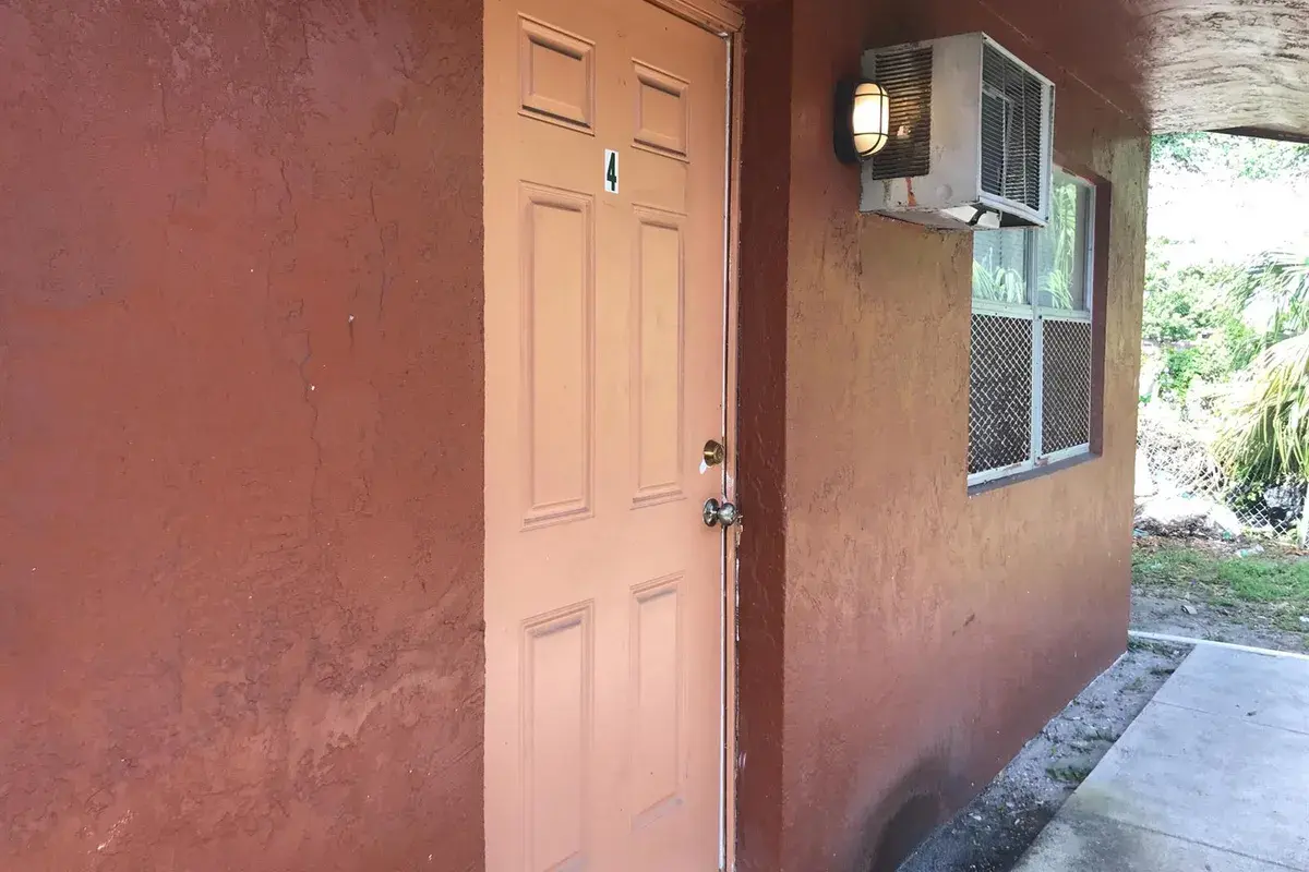 827 NW 10TH Terrace, Fort Lauderdale FL 33311