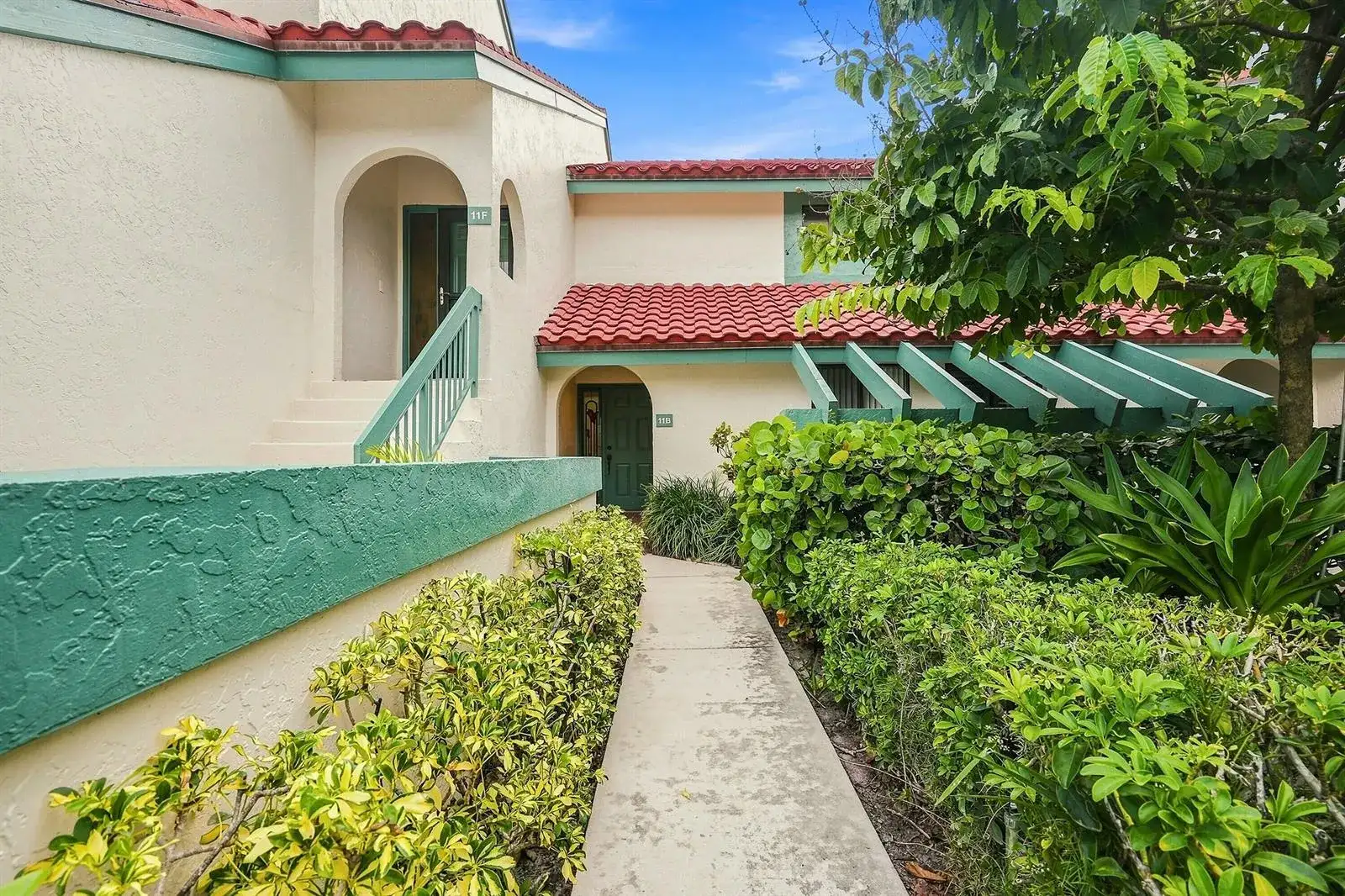 11 Lexington Lane E # B, Palm Beach Gardens FL 33418 photo 2