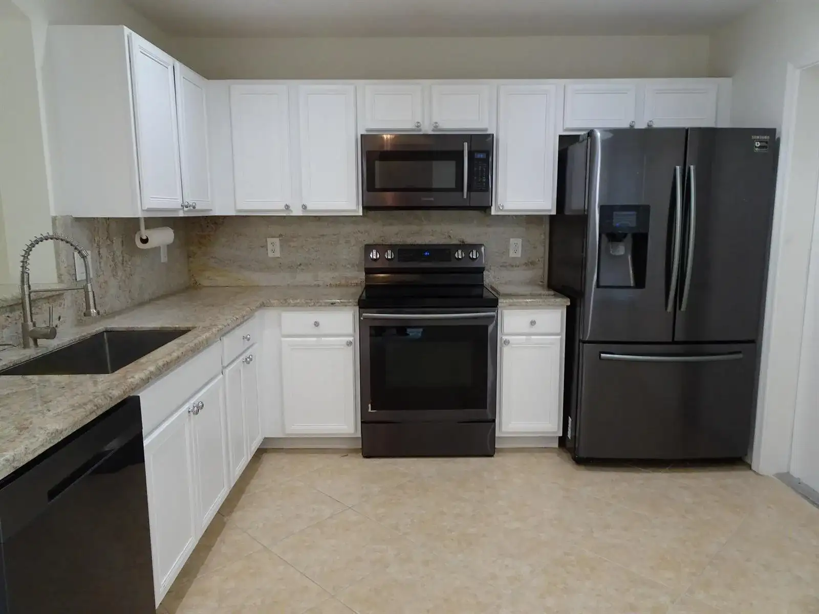 8002 BIG PINE Way, Riviera Beach FL 33407 photo 5