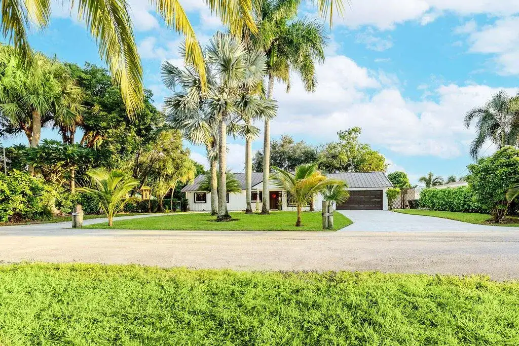 2024 PALMETTO Road, West Palm Beach FL 33406 photo 2
