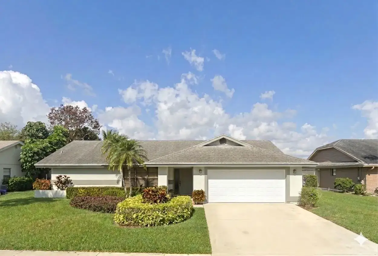 142 PARKWOOD Drive, Royal Palm Beach FL 33411