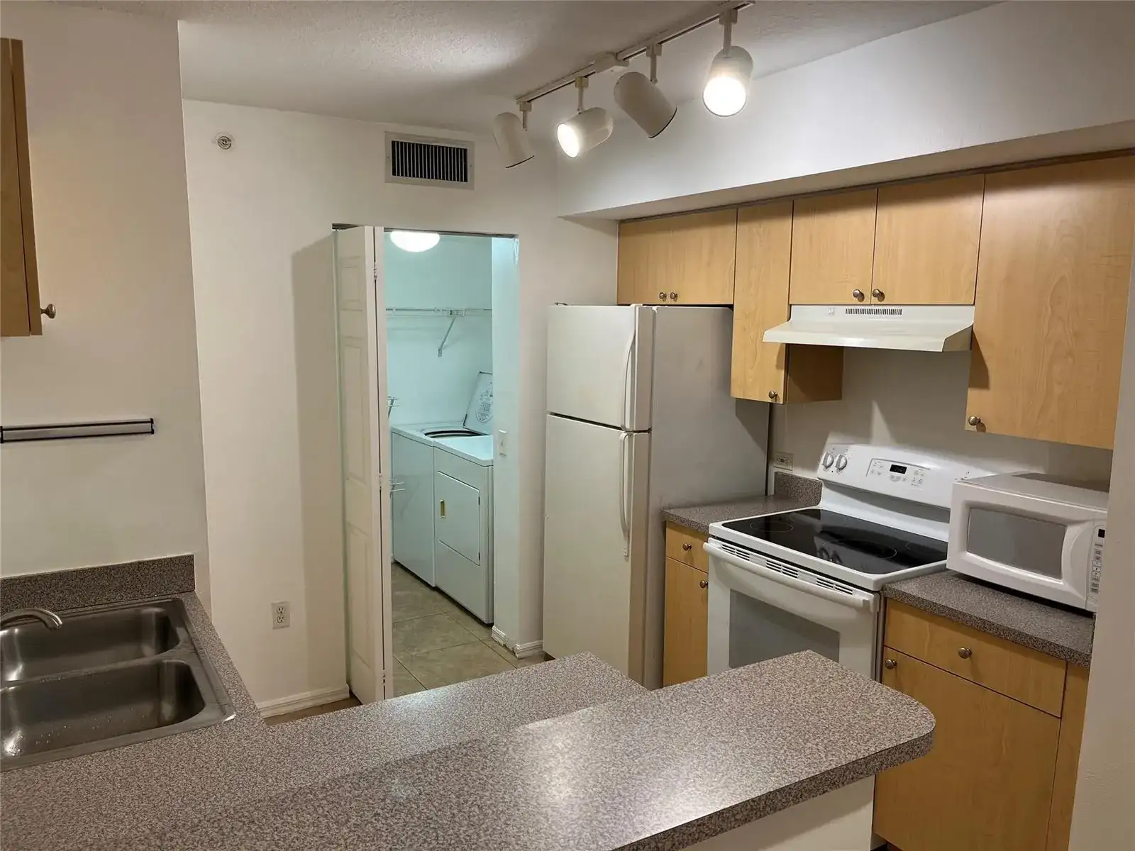 913 Villa Circle # 913, Boynton Beach FL 33435 photo 4