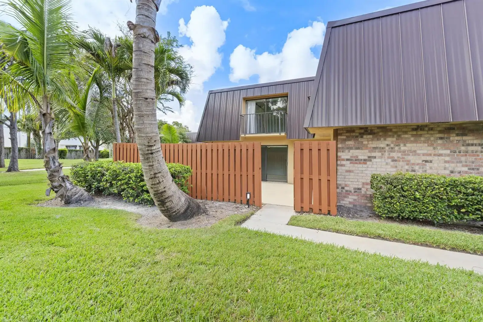 5726 SE WINDSONG Lane # 324, Stuart FL 34997 photo 2