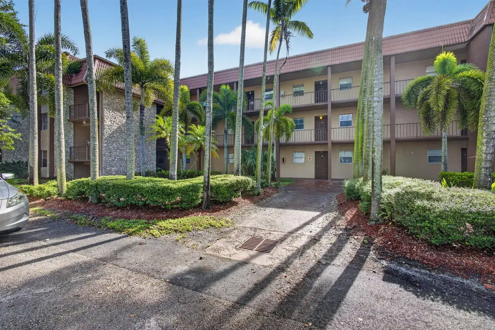 120 Sparrow Drive # 304, Royal Palm Beach FL 33411