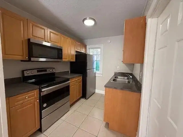 400 Metcalf Court, West Palm Beach FL 33407 photo 2