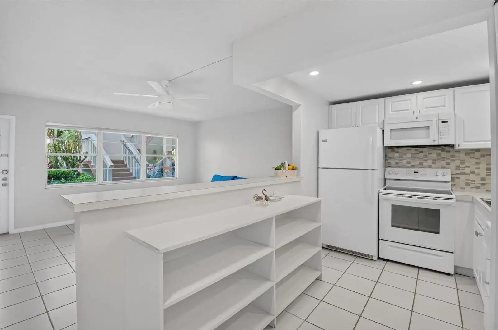 591 Fanshaw O, Boca Raton FL 33434 photo 2