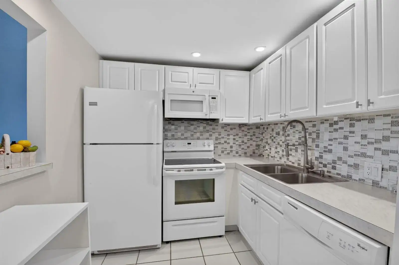 591 Fanshaw O, Boca Raton FL 33434 photo 4