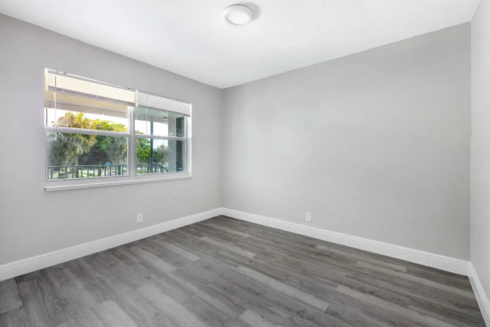 515 N SAPODILLA Avenue # 5, West Palm Beach FL 33401 photo 5