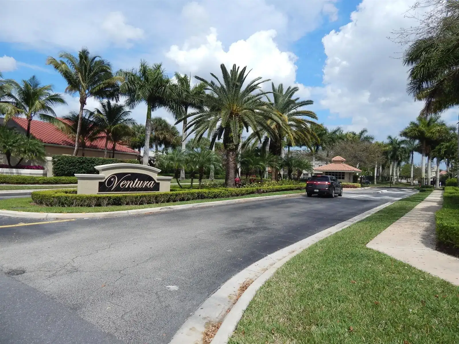 10430 BUENA VENTURA Drive, Boca Raton FL 33498 photo 3