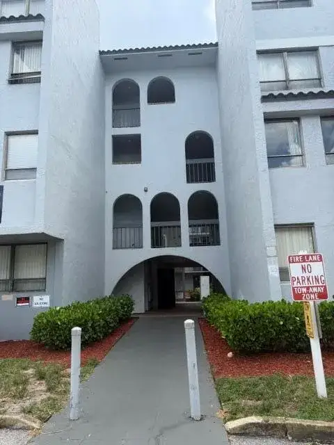 1750 N CONGRESS Avenue # 207, West Palm Beach FL 33401