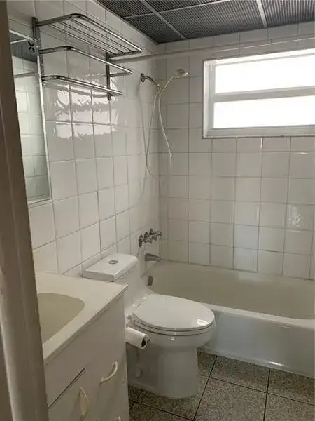 525 MERIDIAN Avenue # 306, Miami Beach FL 33139 photo 4