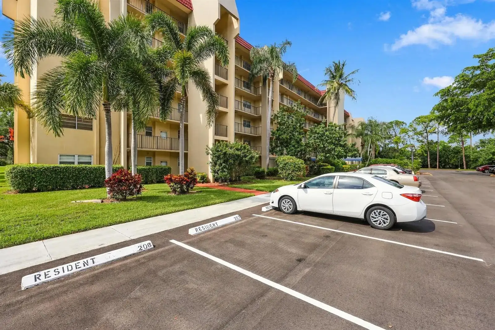 3810 Via Poinciana # 202, Lake Worth FL 33467 photo 2