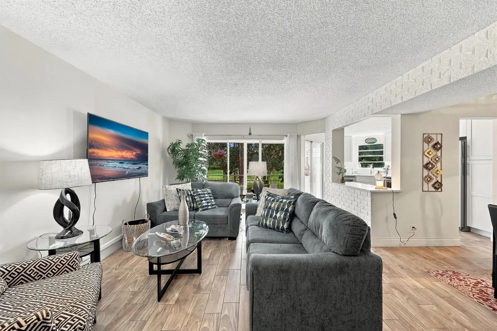 3810 Via Poinciana # 202, Lake Worth FL 33467 photo 4